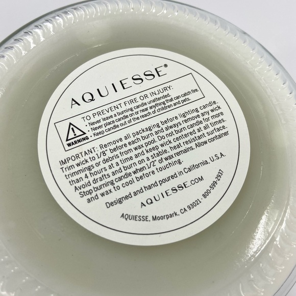 AQUIESSE Shoreline Luxury Scented Glass Jar Candle 10.5 Ounce NEW - Picture 3 of 3